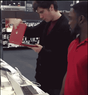 |搞笑GIF:当时就吓懵了 不是说好的只是洗澡吗