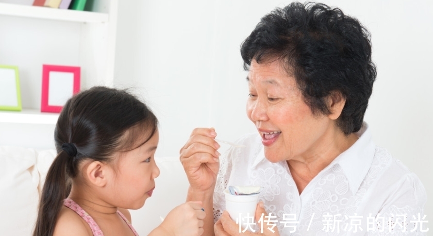 一日三餐|老年人帮不帮子女带孩子,晚年生活真的有很大区别,过来人有话说