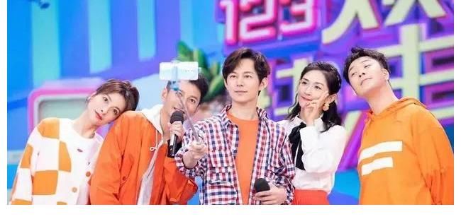 《快乐大本营》告别观众:被时代抛下时,连打招呼的机会都没有