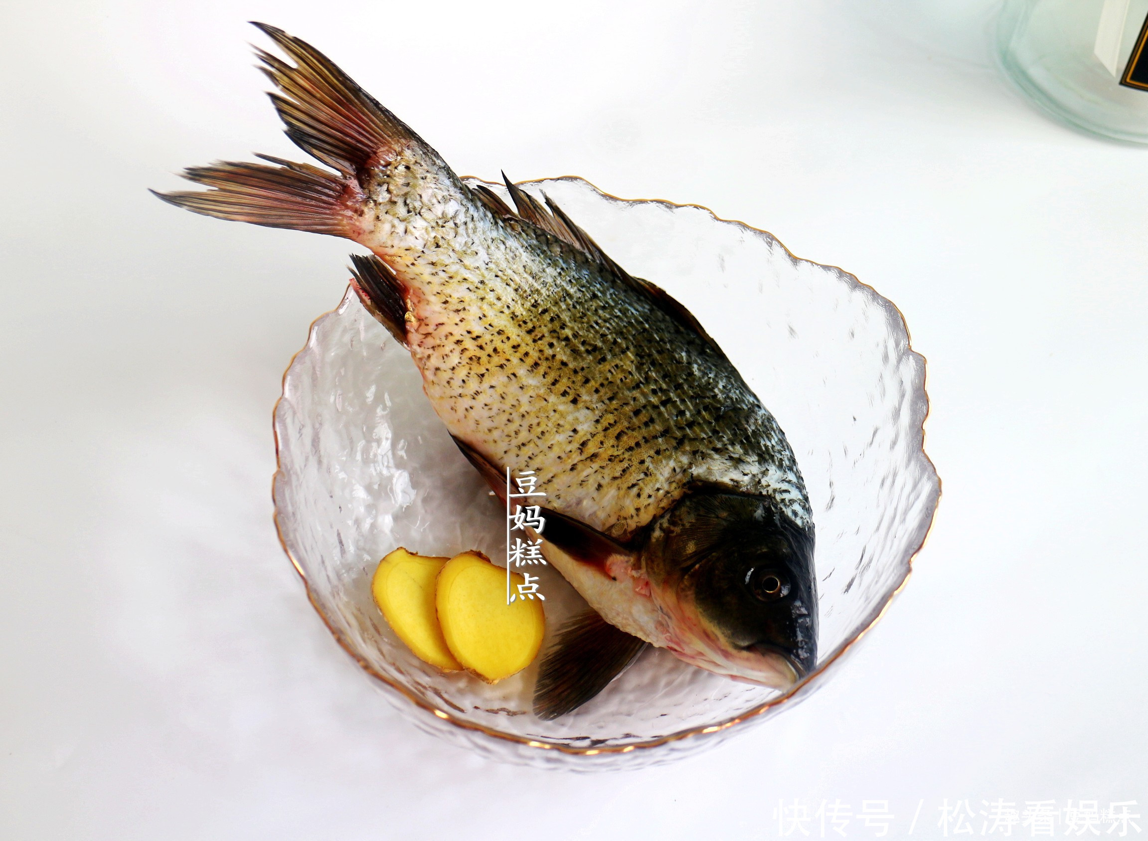 营养|鲫鱼汤的正确做法,记住3点,汤鲜味美,营养丰富