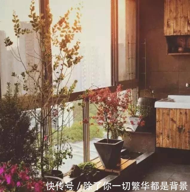 窗台|老公把阳台窗台“加宽”40cm,邻居不解,完工后羡慕极了晒晒