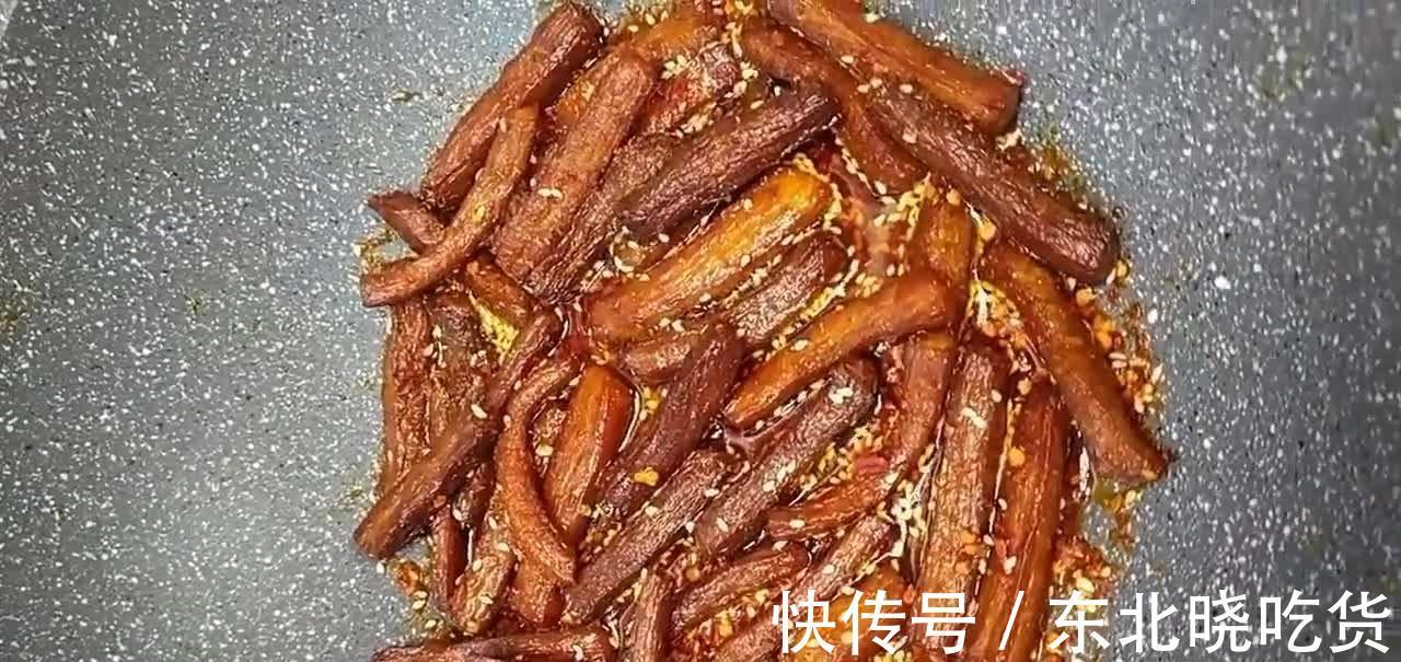 做香辣牛肉干时，切忌“生肉”直接入锅，多加一步，不柴又不硬！