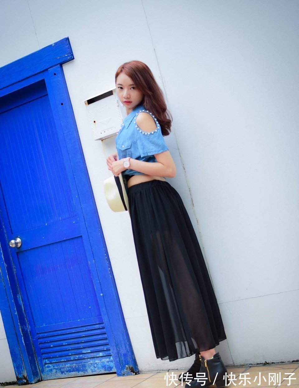 罩衣|非常好看的半身裙,加上打结的短袖,小姐姐很漂亮