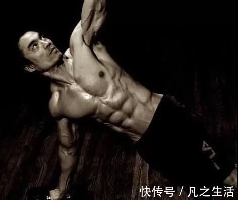 引体向上|50岁大叔唯独对“引体向上”特别钟爱，挑战900个不在话下