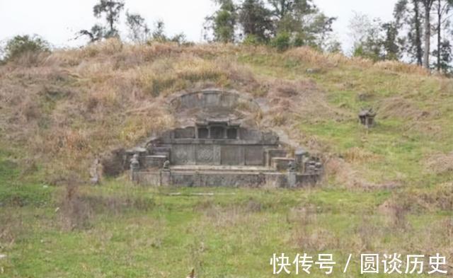百姓&一家族世代守护一座陵墓,却死都不说出墓主人是谁,原来是皇帝墓