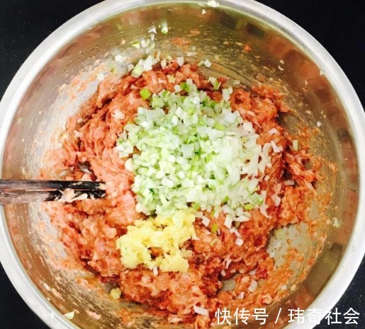 顺序|调饺子馅，盐和油的顺序不能乱！顺序对了，饺子鲜嫩入味，好吃
