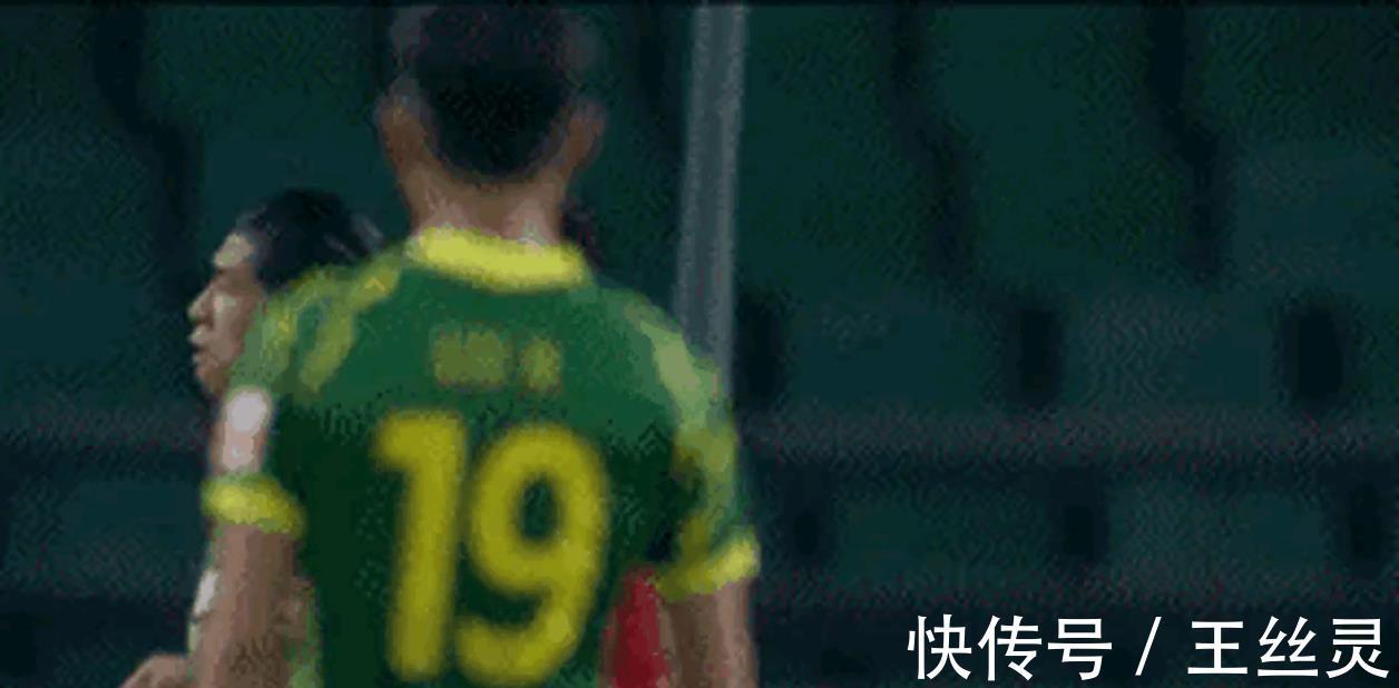 国足|中超联赛第一轮战罢,国足队员发挥差劲,李霄鹏看了不满意