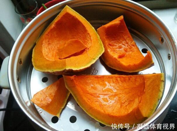 也就可以|制作南瓜饼时,只加糯米粉是不够的,少了2样,不软不糯还难吃