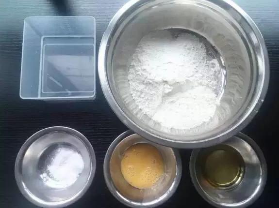 用酵母粉蒸馒头，用小苏打还是用食用碱不懂别乱用，浪费食物！