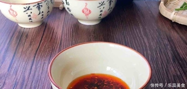  继猪蹄后，又一中国下酒菜在国外火了，老外：看着很脏，吃着贼香