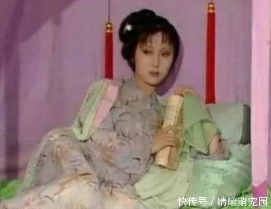 贾母$王夫人东让,让黛玉坐贾政的位置,揭示了林黛玉真正的身份