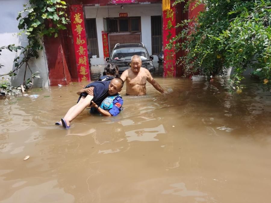 即墨蓝天救援队|共抗洪灾，鲁豫齐心！即墨蓝天救援队驰援河南