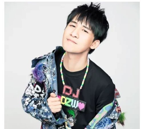 羅密歐與朱麗葉|一個為義救場,一個為錢離開,《天天向上》這兩個主持人差別太大