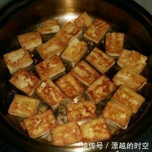 秘制|豆腐别再炒着吃了,农村大妈教你农村特色吃法,秘制10斤不够吃