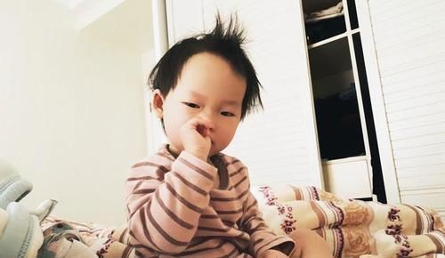 这些事|2岁宝宝有啥发育指标评估?能做到这些事,说明孩子超前发育了