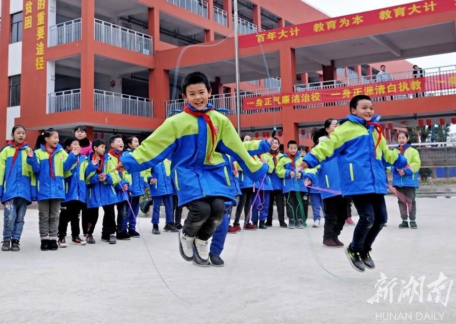 “芙蓉”绽放 学子开怀