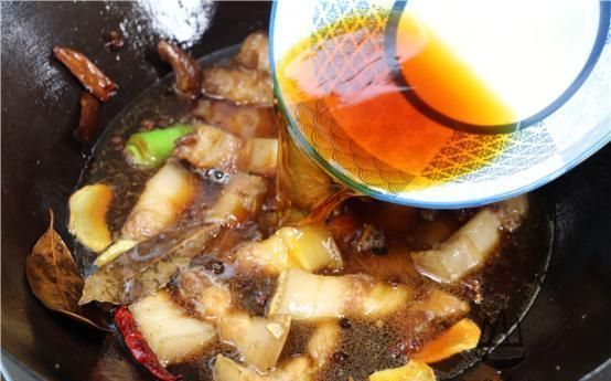 红烧肉好吃有诀窍,教你“3招”轻松解决,肥肉不腻,瘦肉不柴!