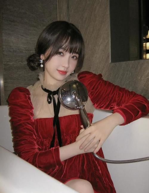 眼睛上有星星？Bling Bling的珠光眼影超级仙气！