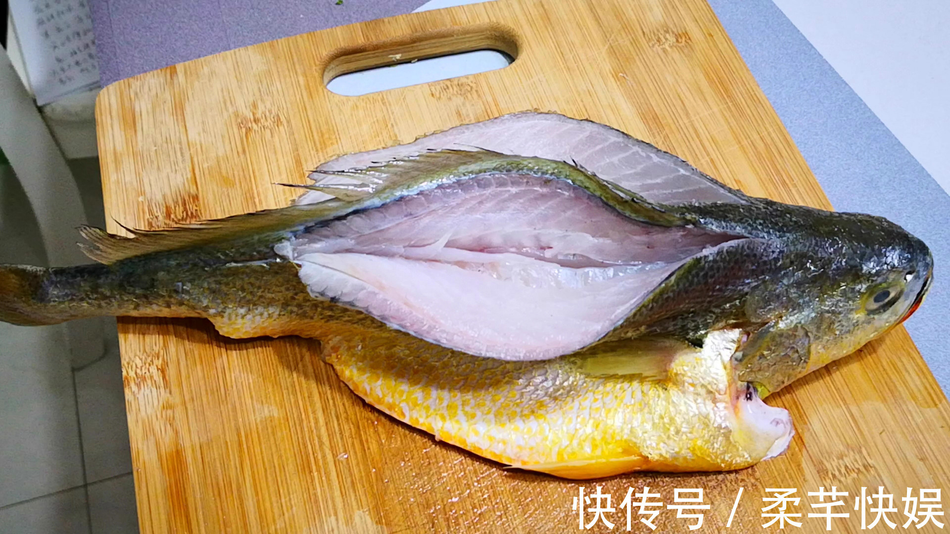 腥气|为什么饭店的清蒸鱼又鲜又嫩还不腥气看20年资深大厨怎么做