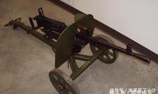希特勒|二战各国的重机枪:希特勒电锯,日本的啄木鸟,中国的死神镰刀!