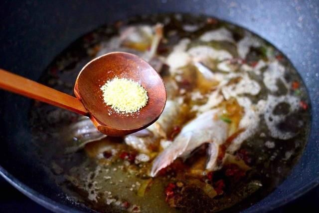 被大家误会最深的1种鱼,一斤只要5元却无人理睬,营养比鲫鱼高