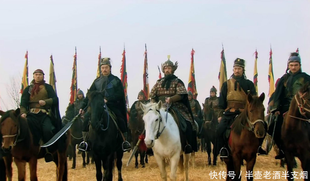 射杀|吴用亲眼看到史文恭那一刻,就什么都明白了此人不会射箭,射杀晁盖的另有其人