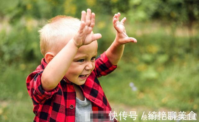 错误|永远别让孩子穿“旧衣服”,错误的“穷养”,对孩子的伤害很大