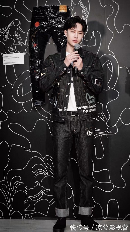 Evisu三十周年庆，王一博与布布同时现身：好朋友就是要坐在一起