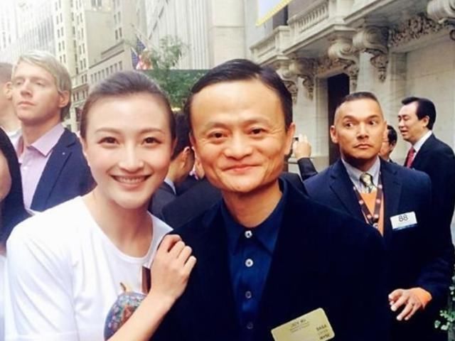 阿里一路|当年的阿里前台，马云给她0.2%的股份，20年过去她怎么样了？