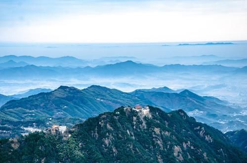 老年|安徽浙江这两座名山，都被誉为“东南第一山”，你更喜欢哪个？