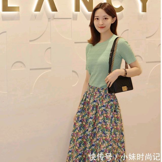 时尚博主|35岁后的女子穿什么才好看?优雅浪漫的穿搭就很精致,魅力四射