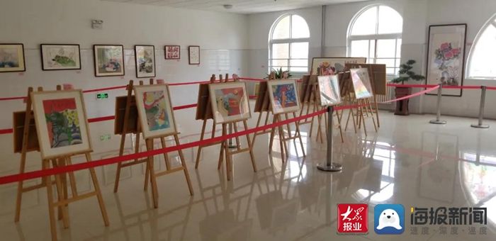 活动|岱岳区开元中学举办庆师生书画展活动