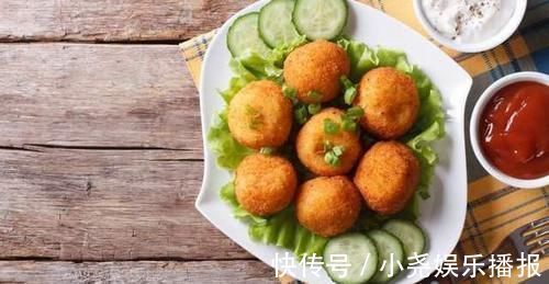 用这菜炸素丸子,外酥里嫩,香软筋道,鲜香味美,比萝卜丸子好吃