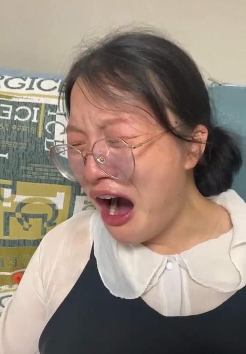 怀孕期间|准爸爸卸载孕妈打到1300关的手游,孕妈一脸生无可恋让网友笑翻