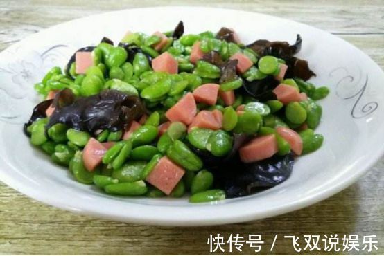 在家请客做的几道家常菜招待,道道色香味俱全,客人吃了流连忘返