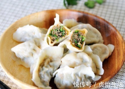 肉馅|拌肉馅时，先放油还是先放水？一步做对，肉馅鲜嫩多汁，香气扑鼻