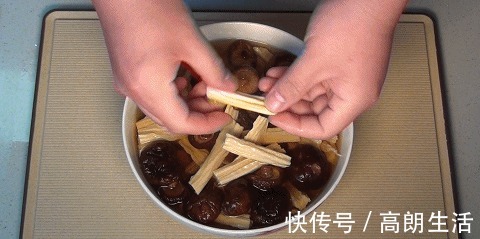 硬心|无论冬夏,用这方法泡腐竹,10分钟就泡开,柔软又筋道,还没硬心