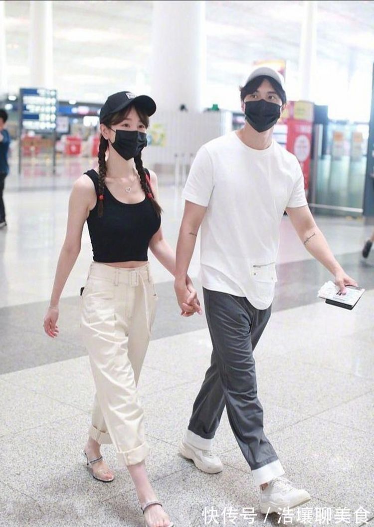 街拍|街拍,白色蕾丝连衣裙看上去特别的唯美,让人心动