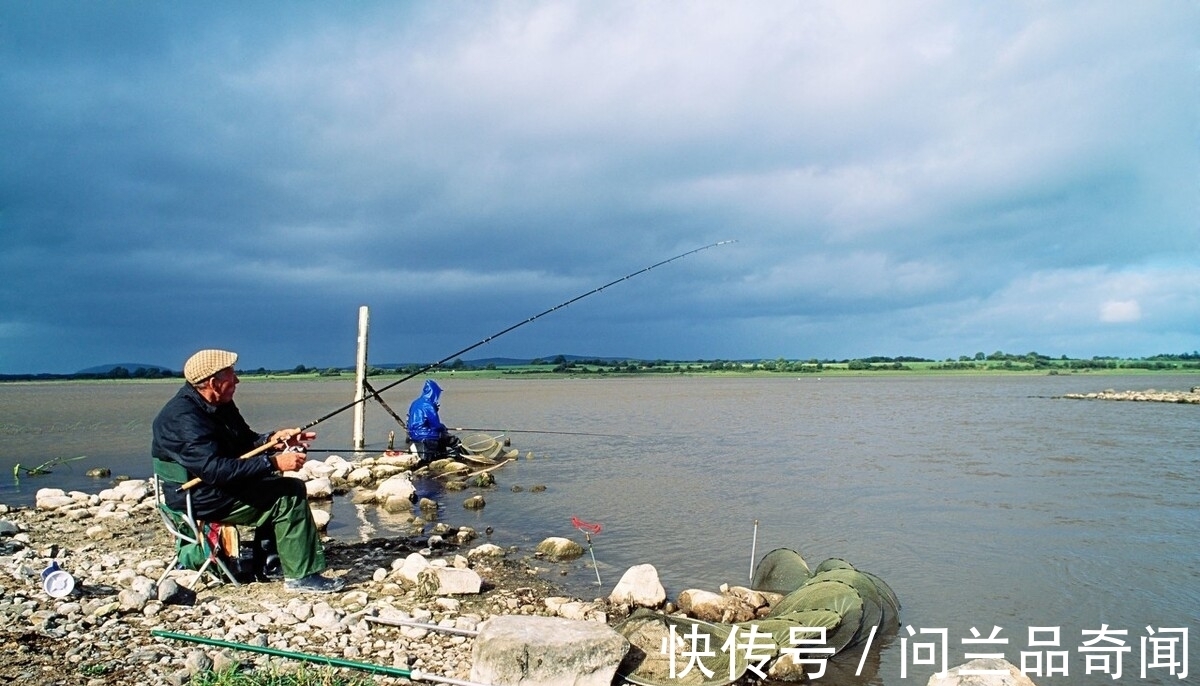 这几天野钓,为何鱼不吃饵料光吃蚯蚓?