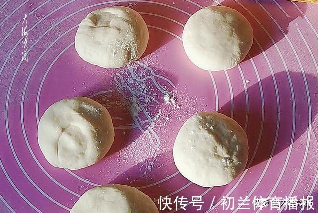 发面饼|一杯面粉半杯奶，孩子迷上这早餐饼，比包子简单，比油条健康