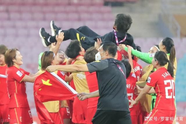 中国足协|女足夺冠奖金出炉，不低于1000万!足协人士透露，超过男足标准!