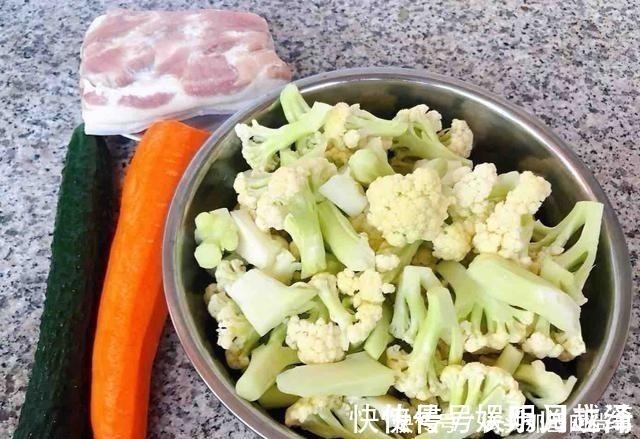 花菜|“它”是碱性食物,女人常吃增强体质,少掉发,抹平赘肉小肚子