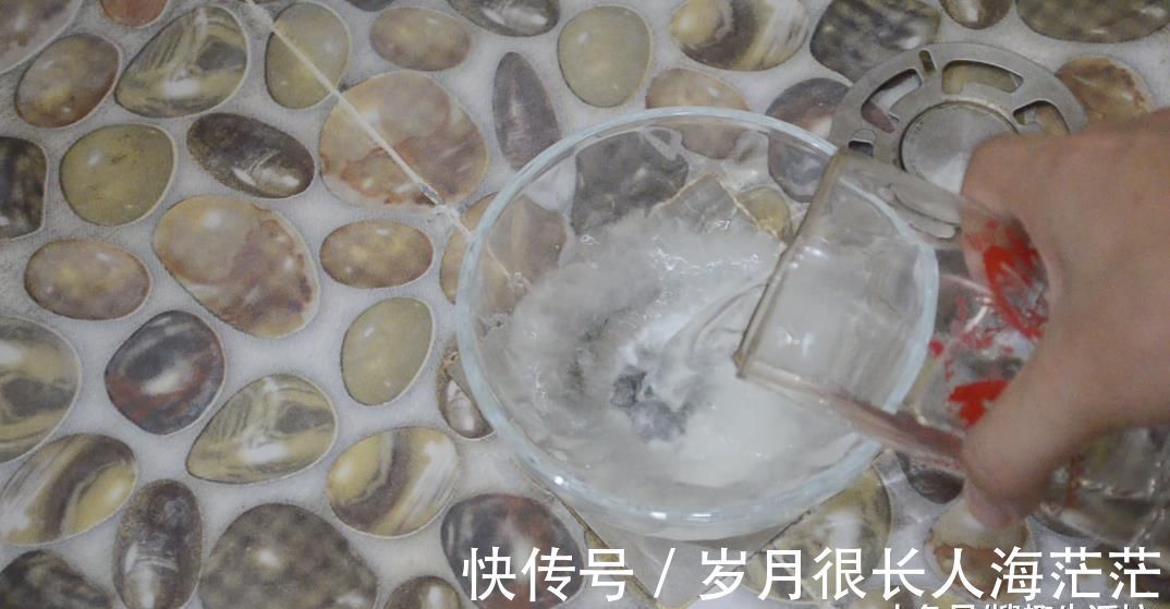 花露水|下水道里倒一碗它, 卫生间1年都不会滋生小飞虫, 简直太实用了