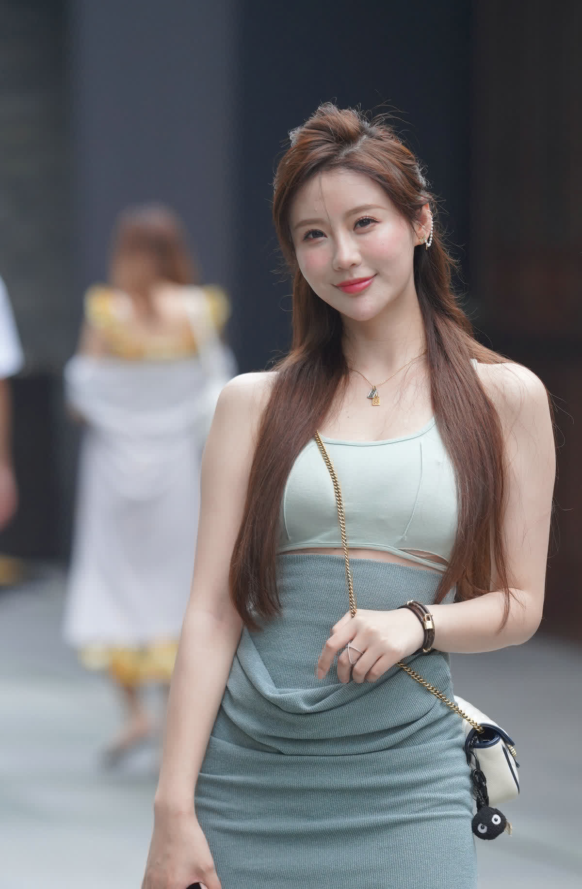 穿搭|叠穿是使用率最高的穿衣技巧,可以将单调转化为时尚耐看