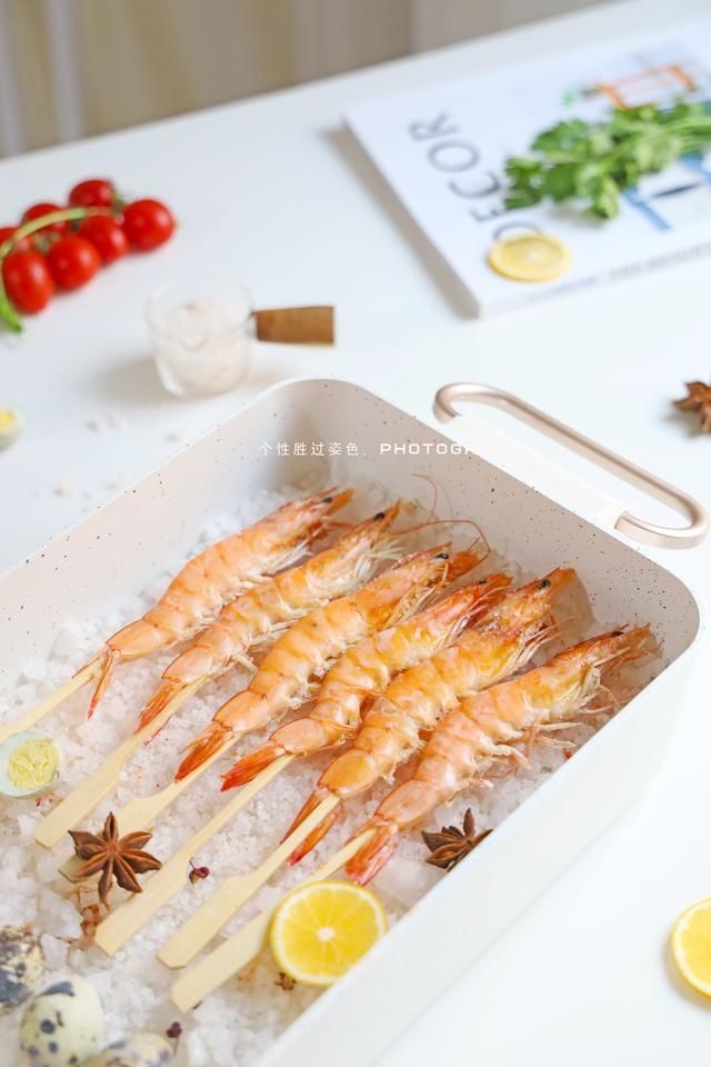 盐焗虾就是把虾放盐里焗？想要弹牙入味你需要这样做