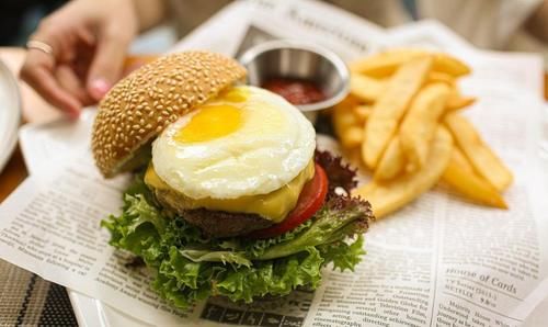 鸡蛋饼|热量堪比“喝油”的4种早餐，请及时拉黑，想减肥的朋友不要多吃