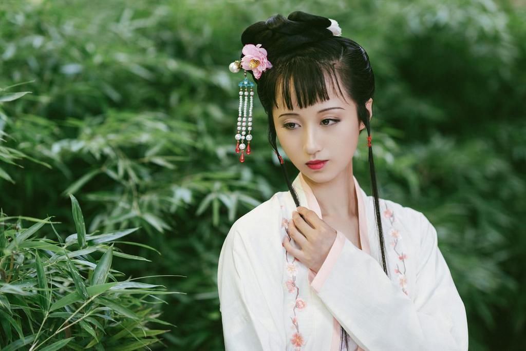 对联文化#上联“坐红楼,读水浒,说三国,梦西游”,网友的下联堪称经典