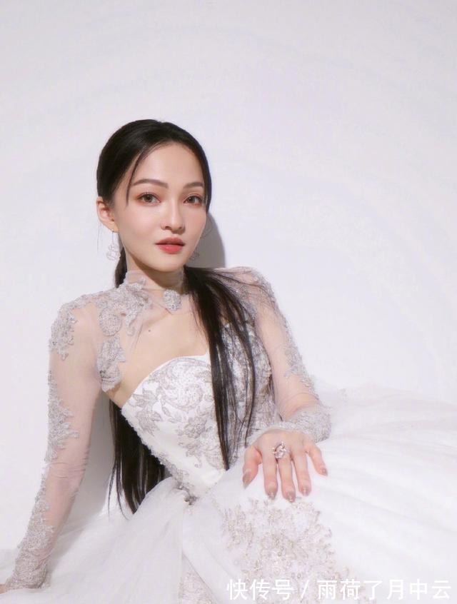 國慶晚會|張韶涵2021央視國慶晚會禮服