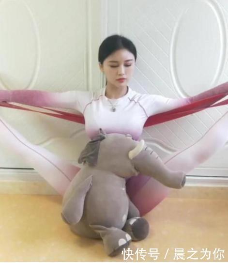 95后小姐姐健身照走红,身材娉婷袅娜惹人羡,运动的女生有魅力