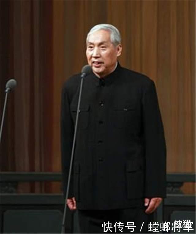 钱浩梁表演结束,他还是《红灯记》中的那个“李玉和”